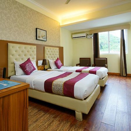 Oyo 1684 Hotel Malabar Inn コージコード エクステリア 写真