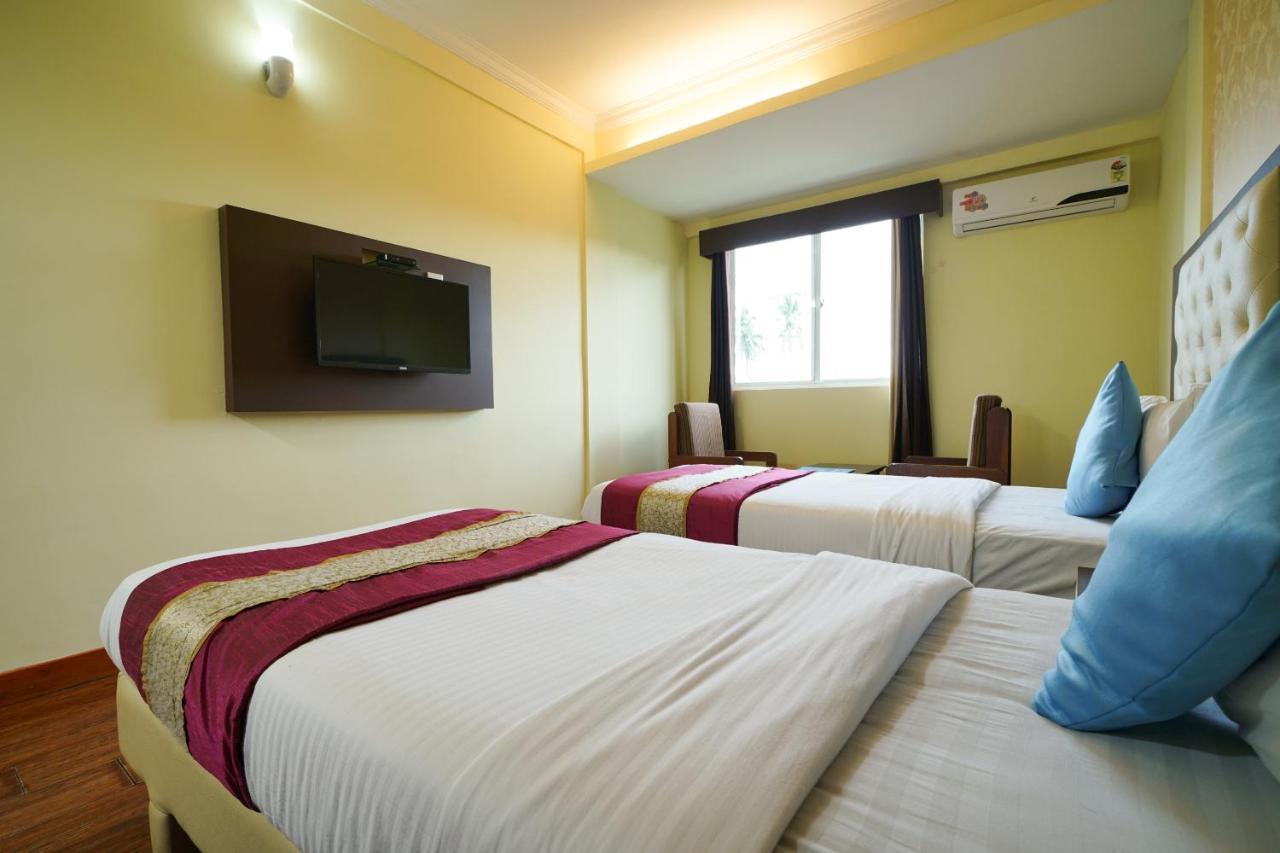 Oyo 1684 Hotel Malabar Inn コージコード エクステリア 写真