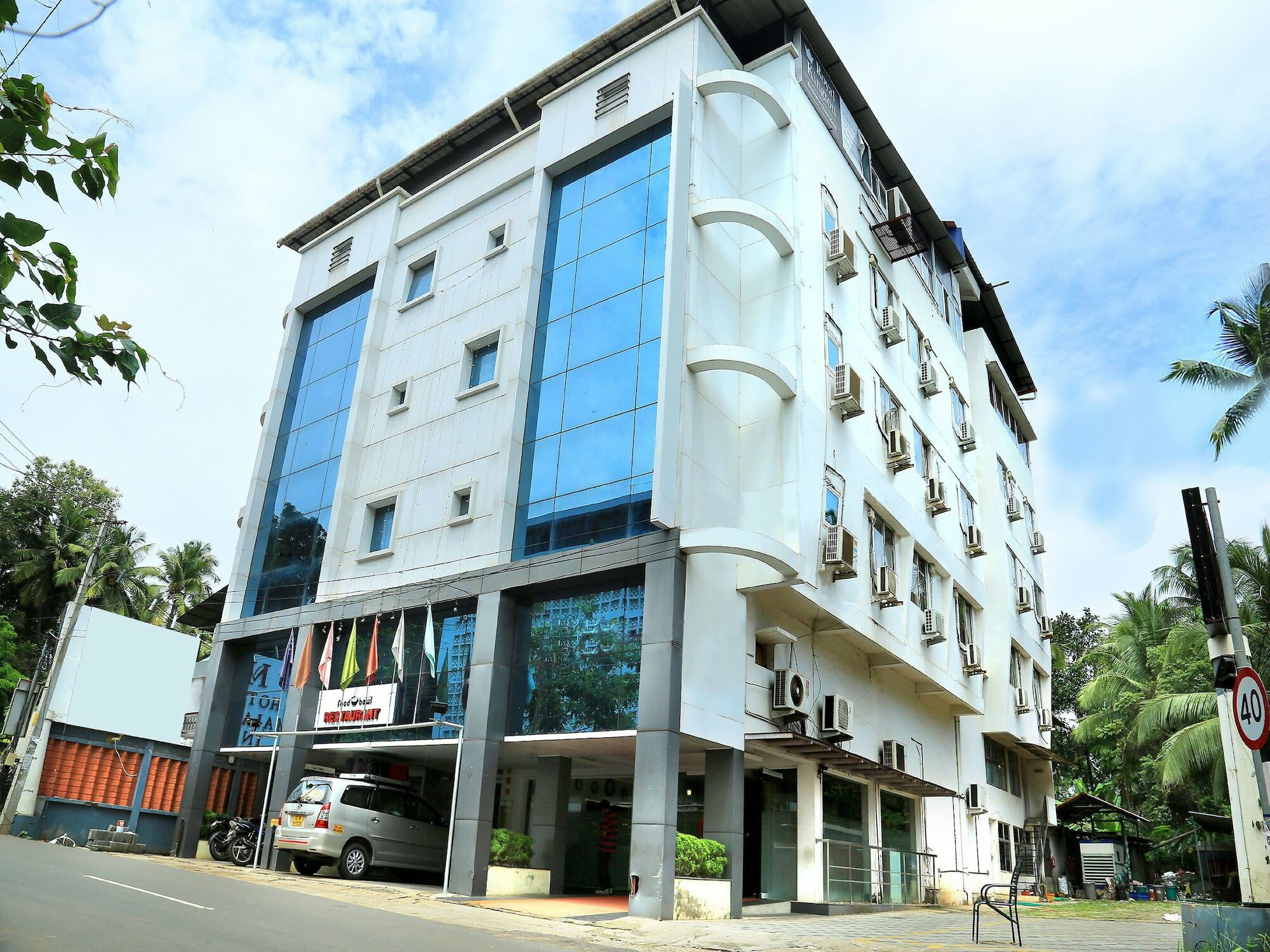Oyo 1684 Hotel Malabar Inn コージコード エクステリア 写真